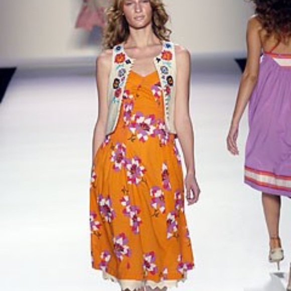 BCBGMaxAzria Dresses & Skirts - MAXAZRIA COLLECTION spring dress from runway sz.2